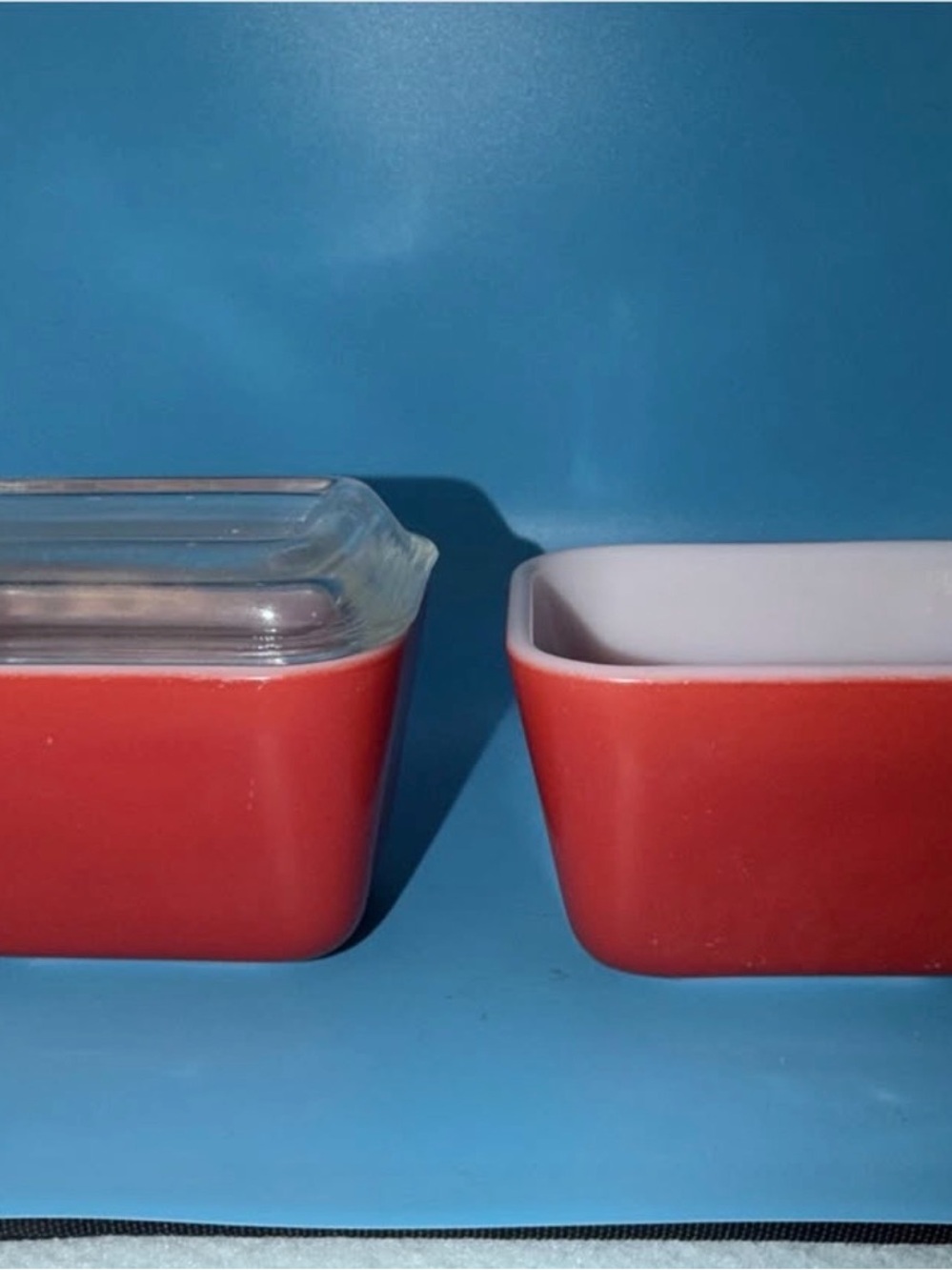 Pyrex Red Ceramic-Style Rectangular Baking Dishes (Set of 2)